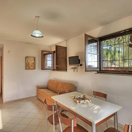 Casalesanpietro Apartment