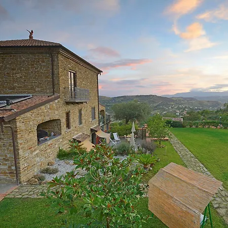 Casalesanpietro Apartment *